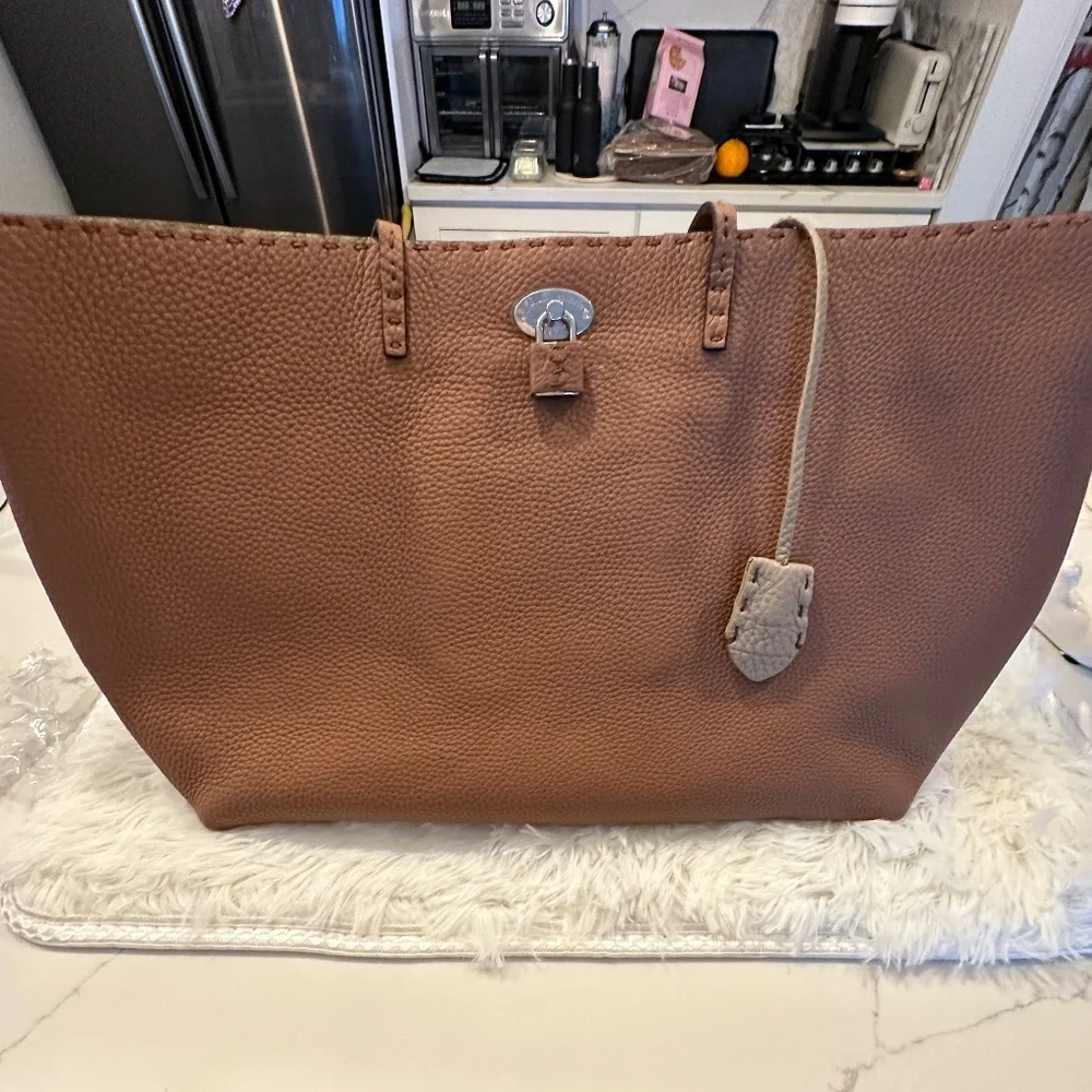 Fendi Tote Bag - Picture 1 of 11